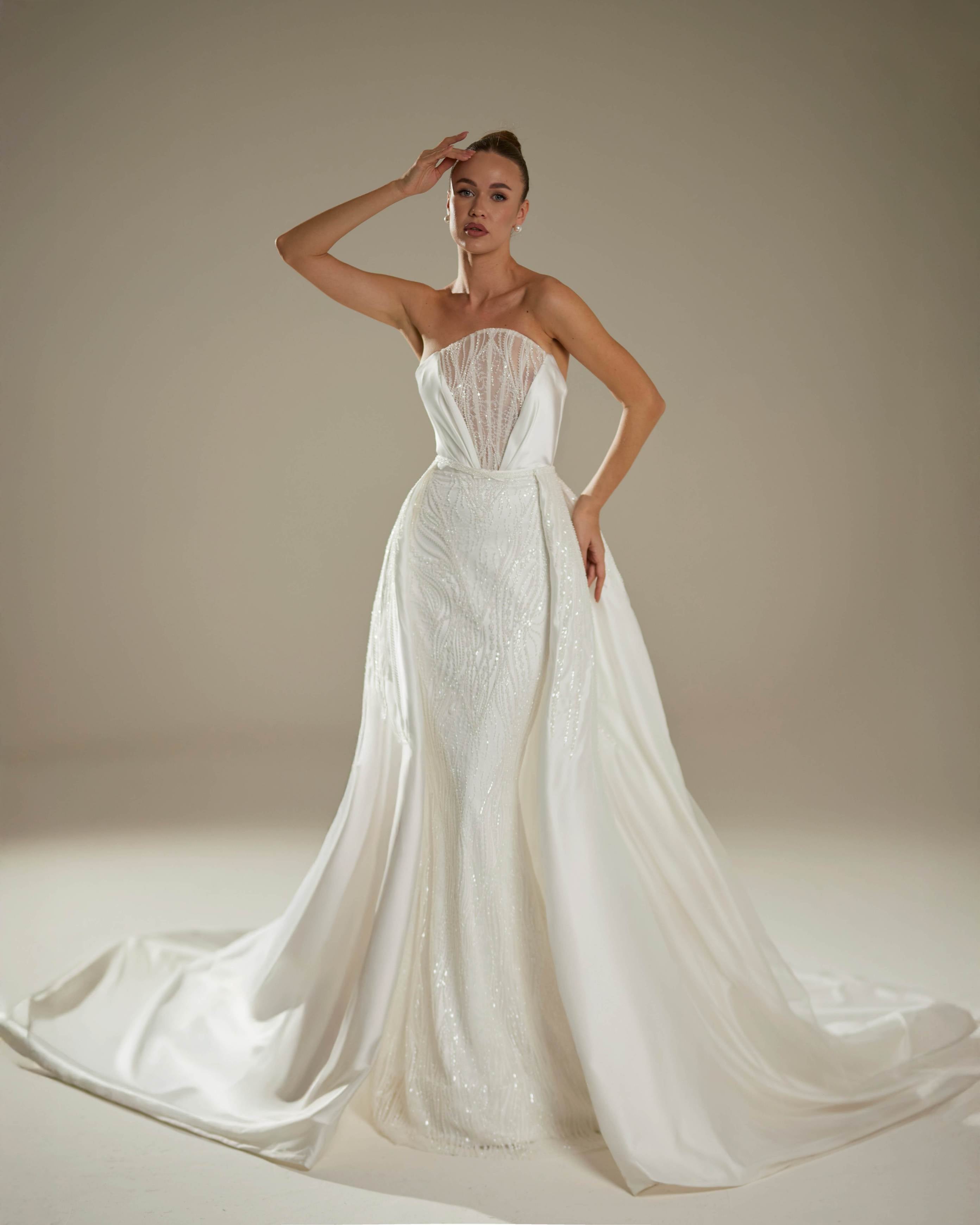 Straplez Balık Gelinlik — Saten Drape ve Payet İşlemeli Etek